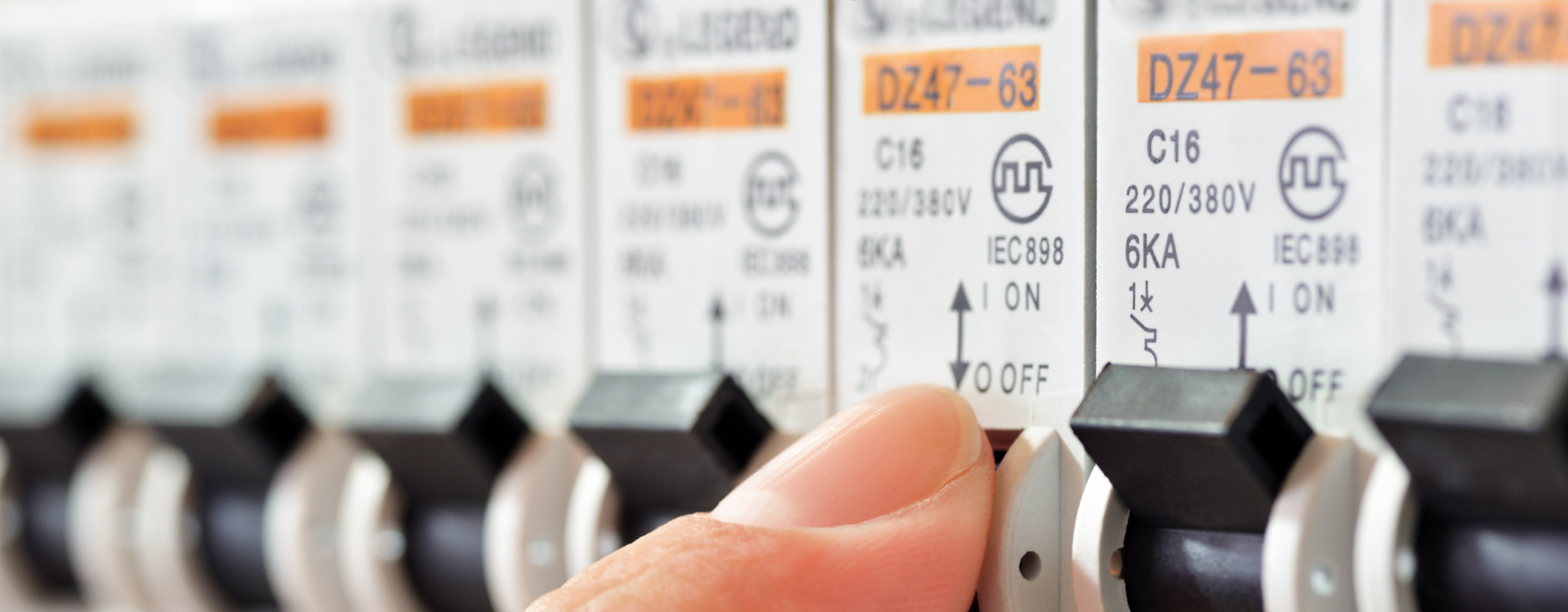 Comment choisir le bon disjoncteur, porte-fusible ou coupe-circuit
