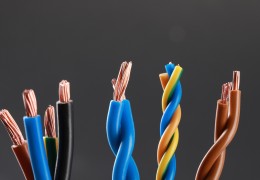 À quoi correspondent les couleurs des fils électriques ?